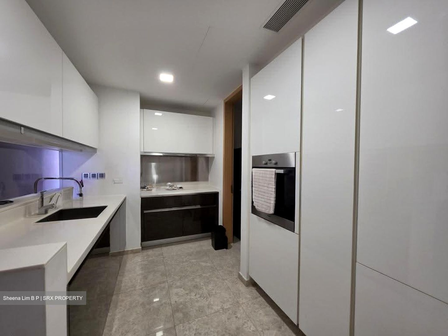 Marina Bay Suites (D1), Condominium #609039301